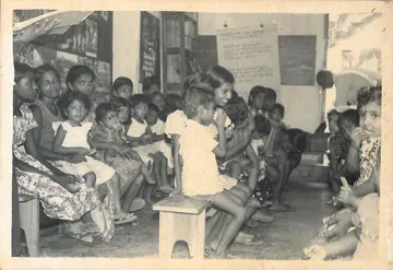Mothers and children at one of the first gatherings in 1972
